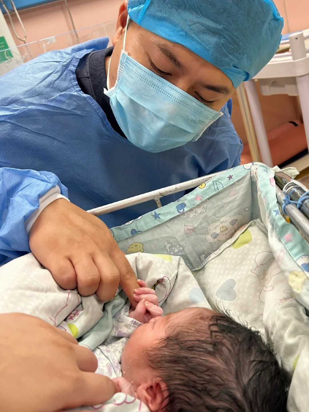 优化辅助生殖成功率：从胚胎质量到囊胚培养的专业视角